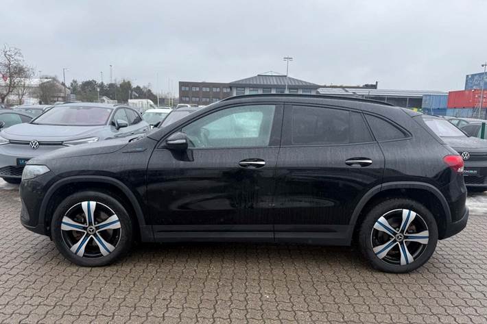 Sort Mercedes EQA250 fra 2023