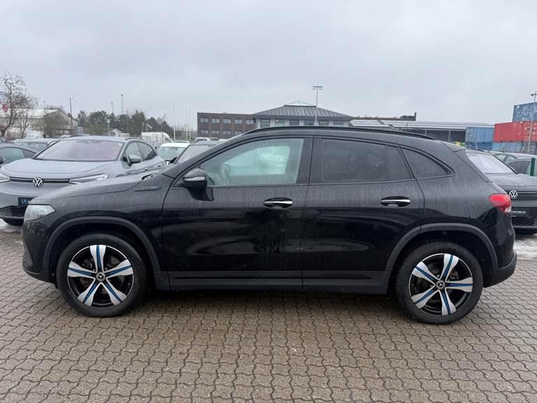 Mercedes EQA250 Electric Art