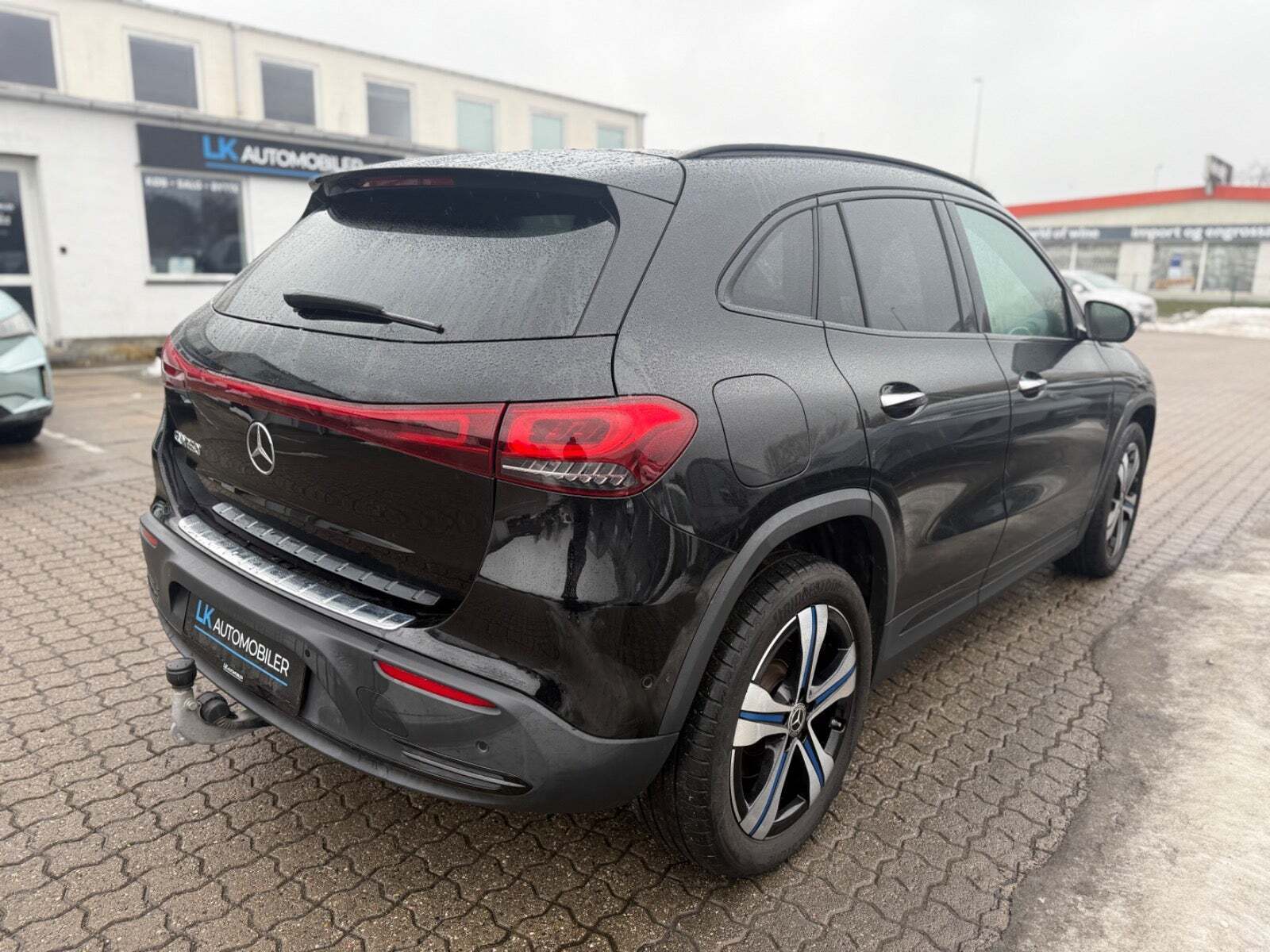 Mercedes EQA250 Electric Art