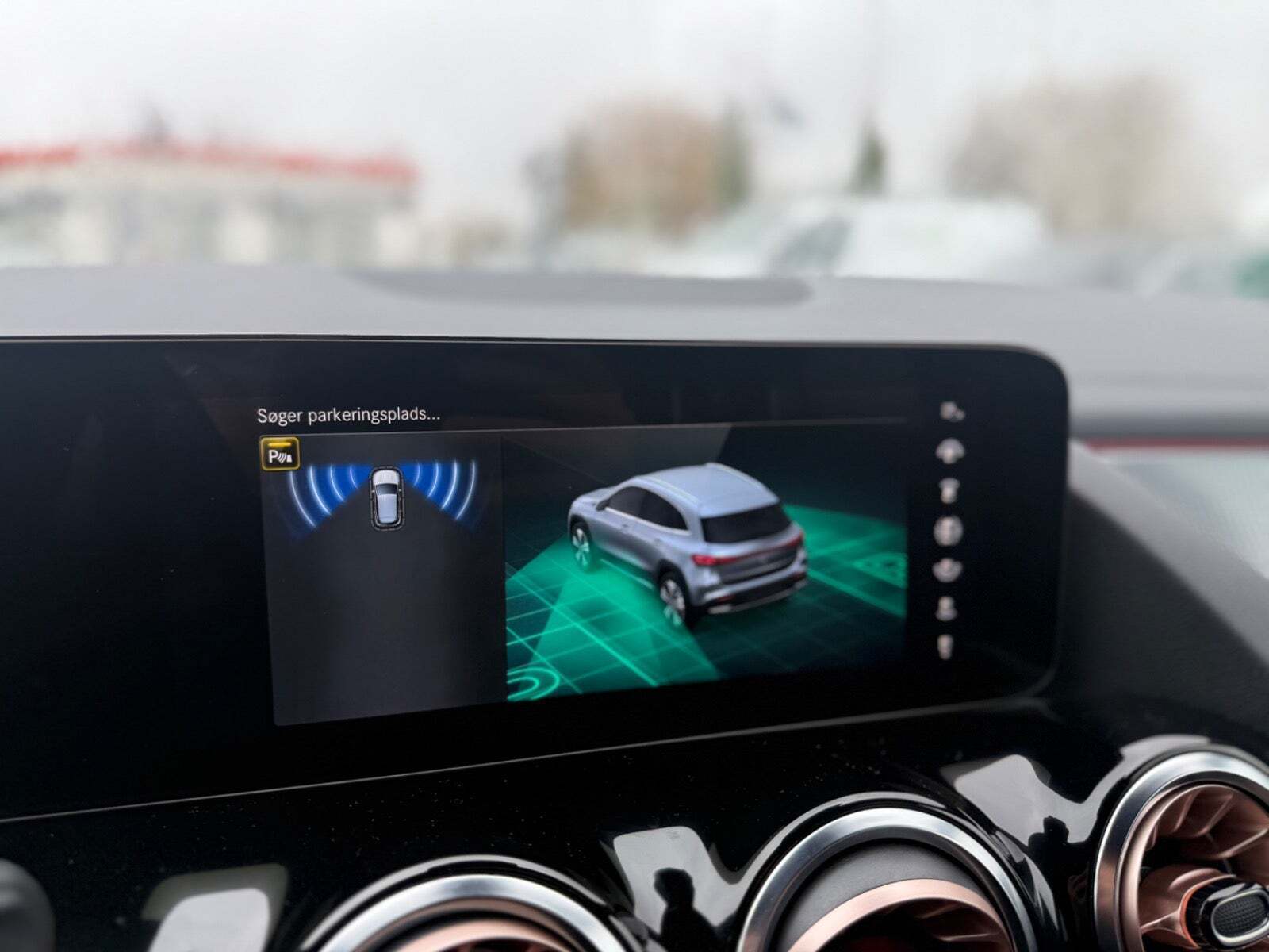 Sort Mercedes EQA250 fra 2023