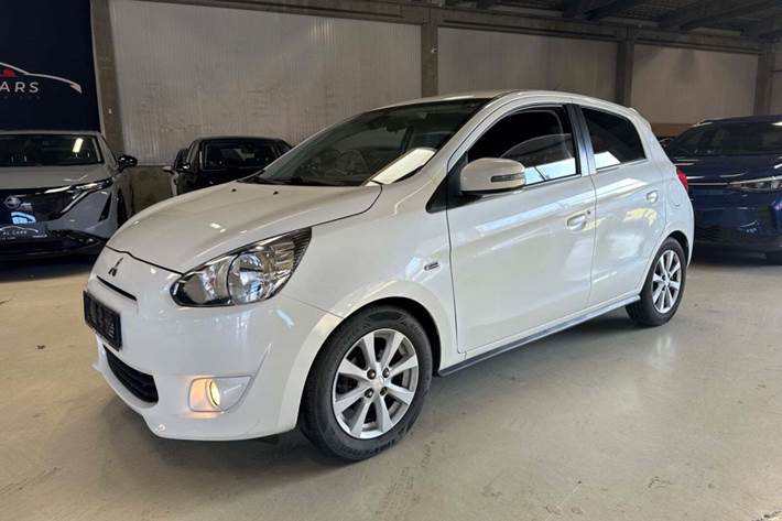 undefined Mitsubishi Space Star fra 2015 set udefra