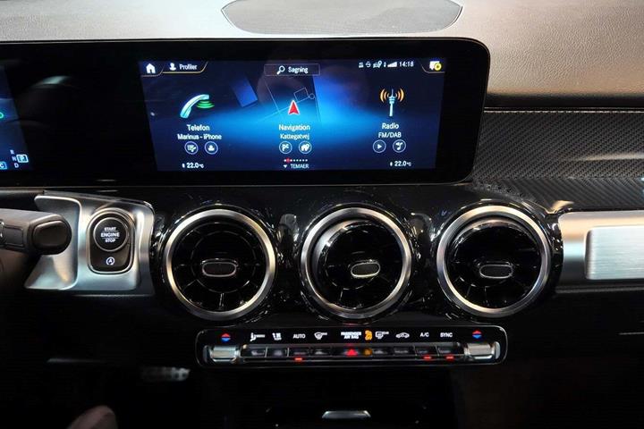 Sort Mercedes GLB250 fra 2021