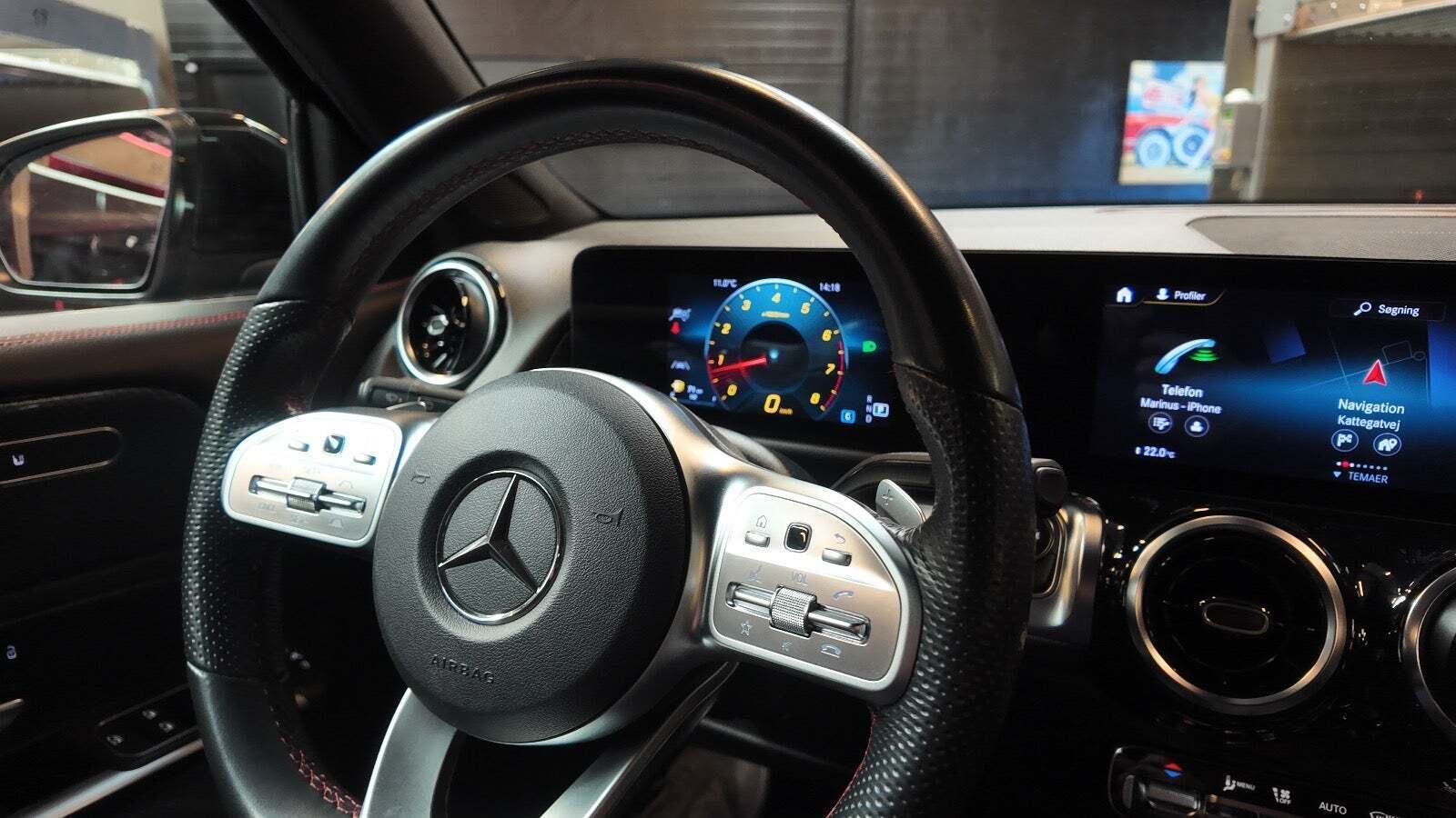 Sort Mercedes GLB250 fra 2021
