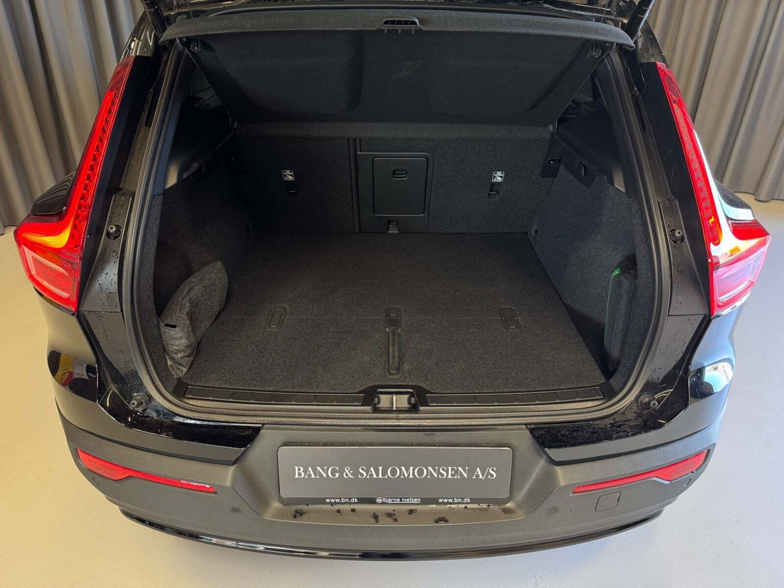 Volvo EX40 Extended Range Black Edition Excess