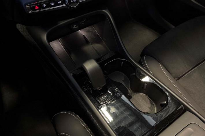 Sort Volvo EX40 fra 2026