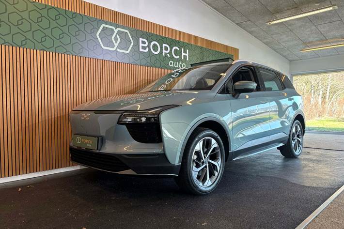 Blå Aiways U5 fra 2022 set udefra