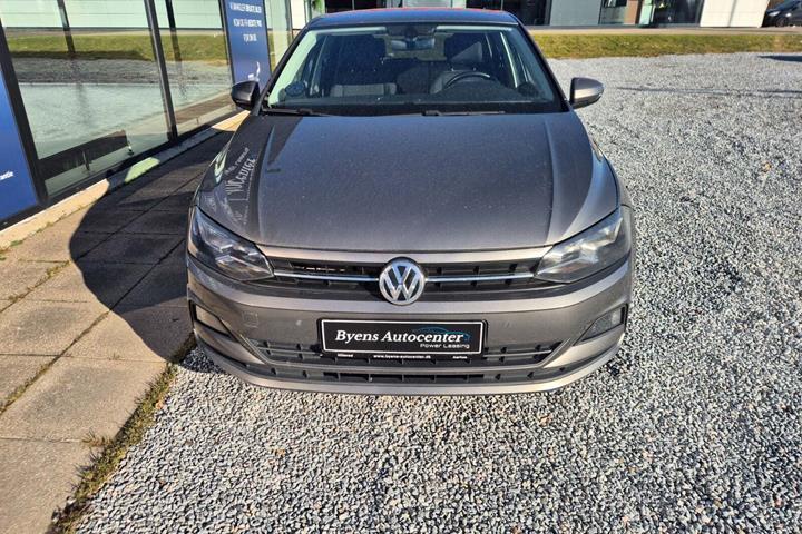 Grå VW Polo fra 2018