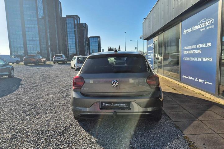 Grå VW Polo fra 2018