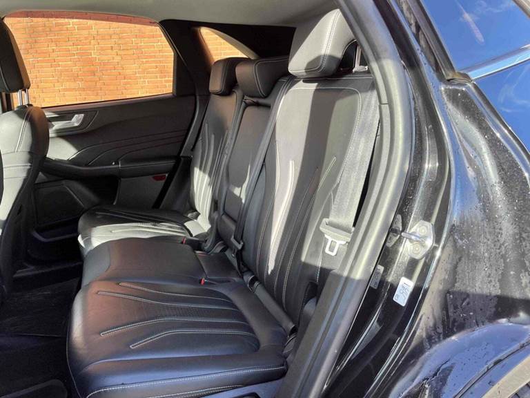 Ford Kuga 2,5 PHEV Vignale CVT