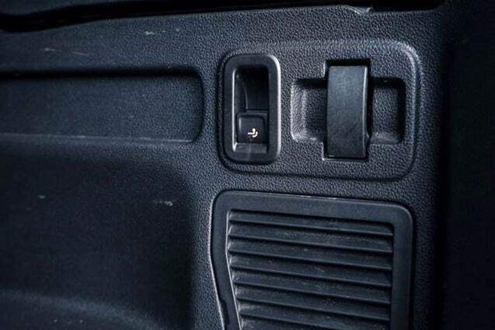 Gul VW Touran fra 2021