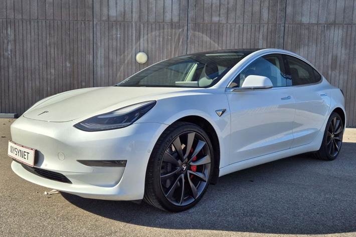undefined Tesla Model 3 fra 2019 set udefra