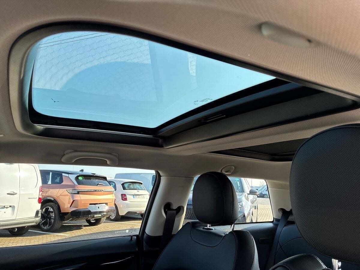 Sølv Mini Cooper SE fra 2022