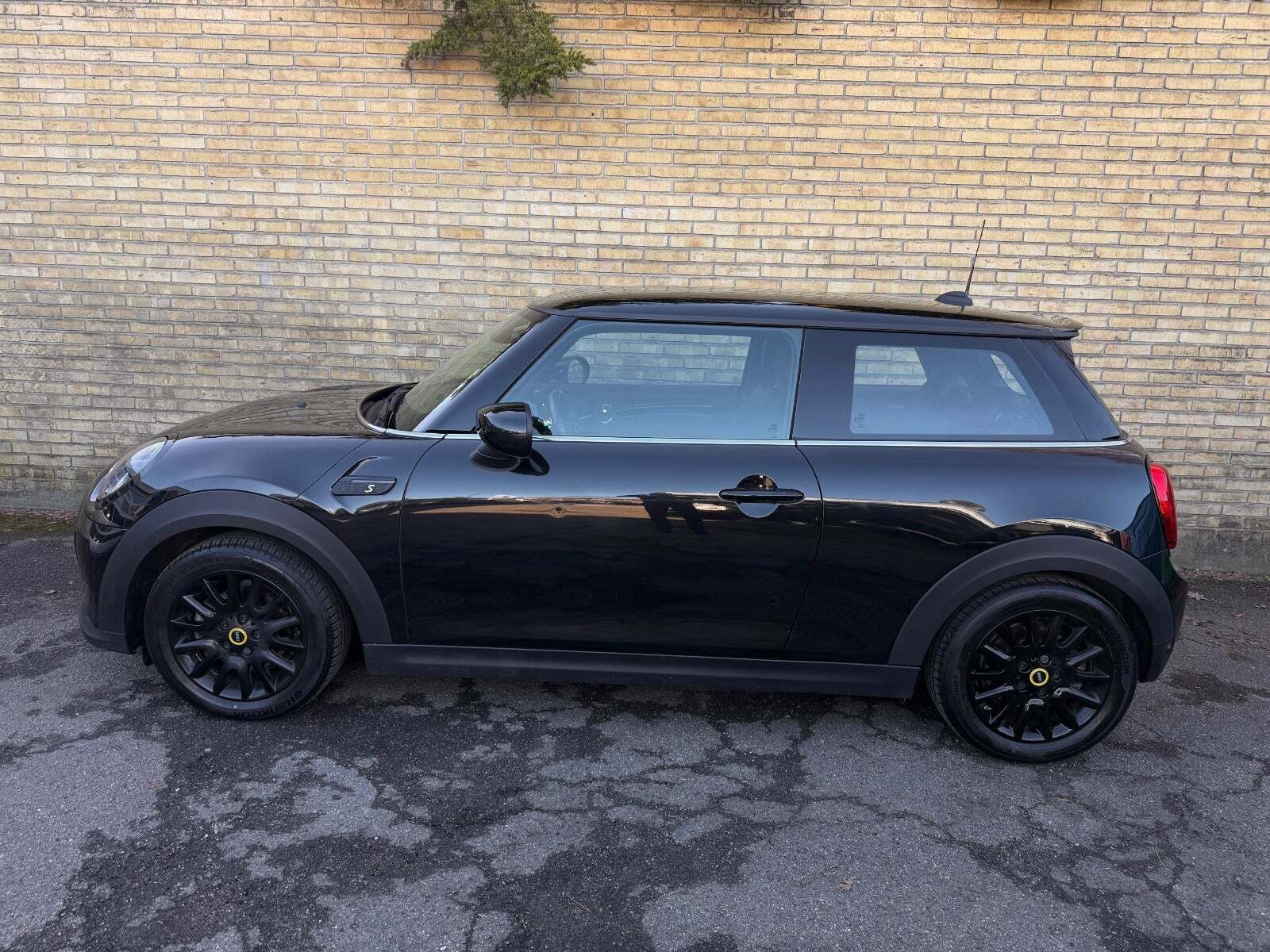 Mini Cooper SE Classic Trim