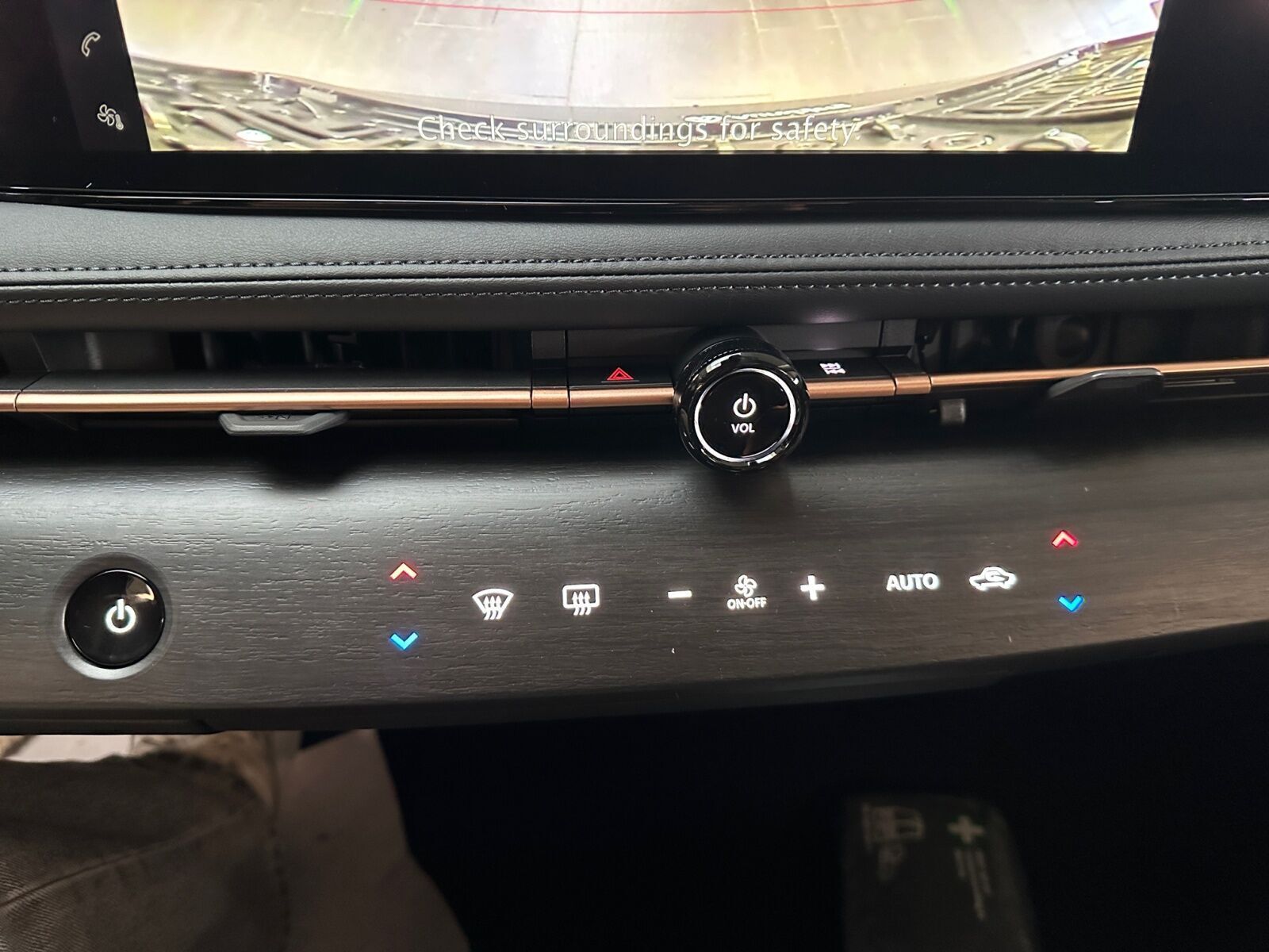 Sort Nissan Ariya fra 2025