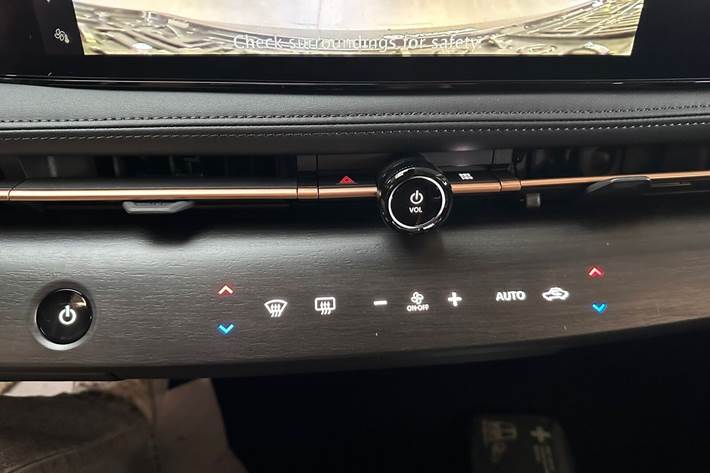 Sort Nissan Ariya fra 2025