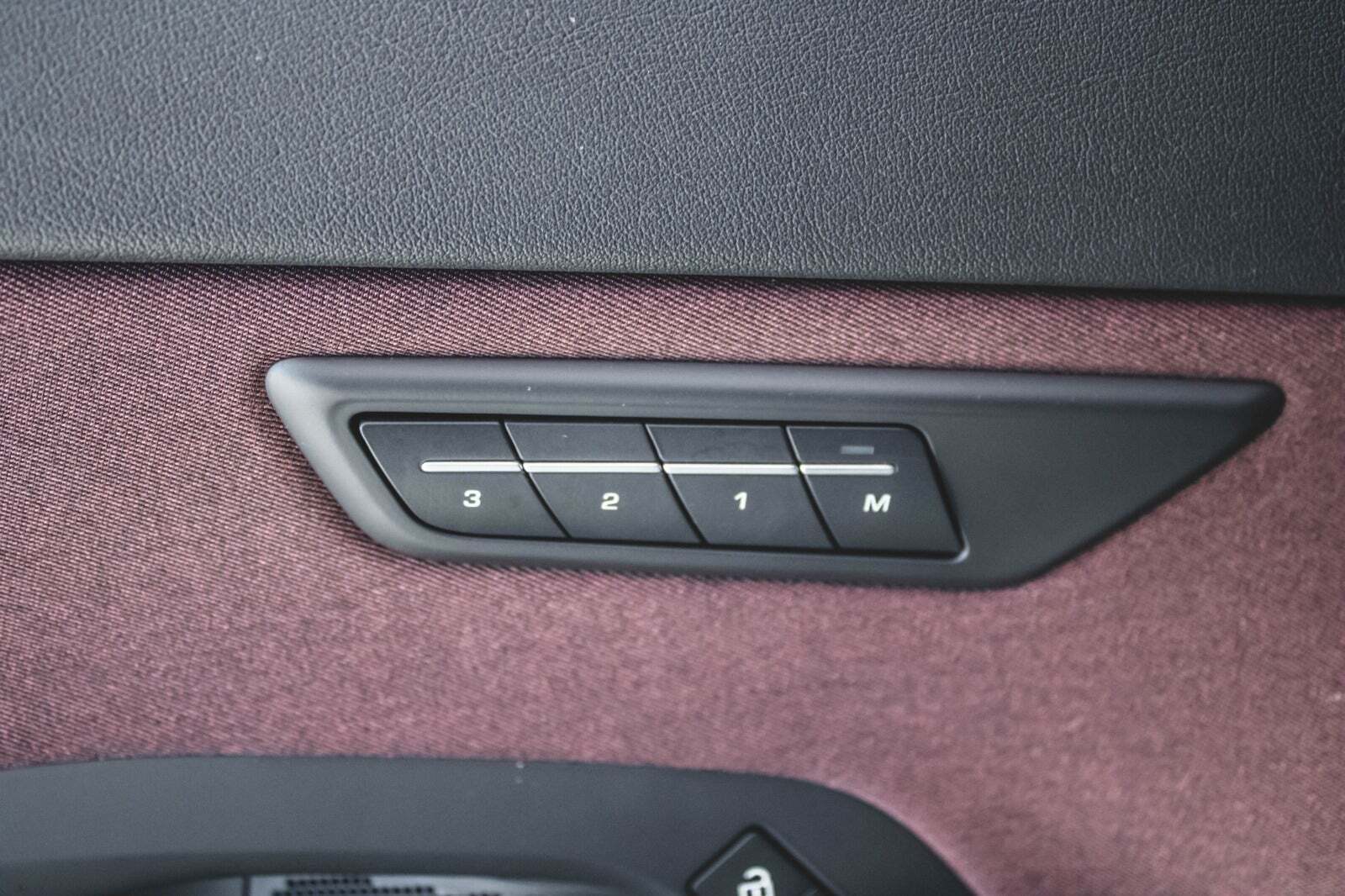 Jaguar E-Pace 1,5 P300e R-Dynamic HSE aut.