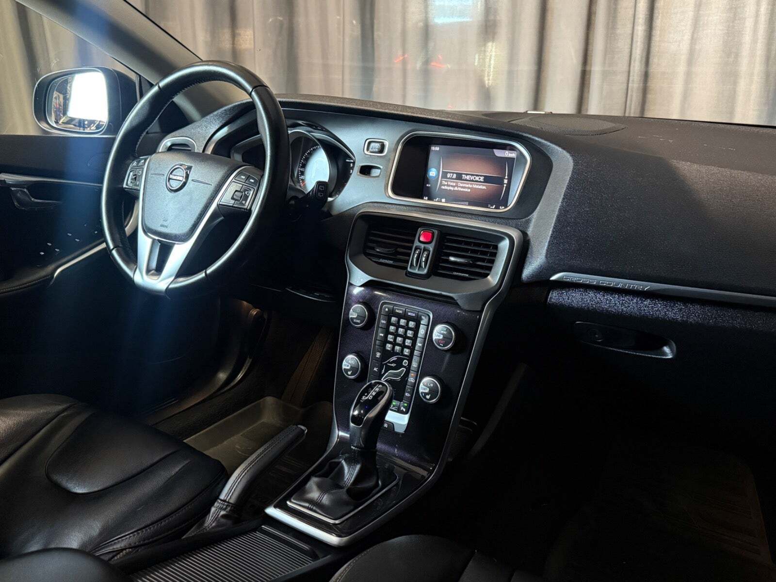 Sort Volvo V40 CC fra 2018