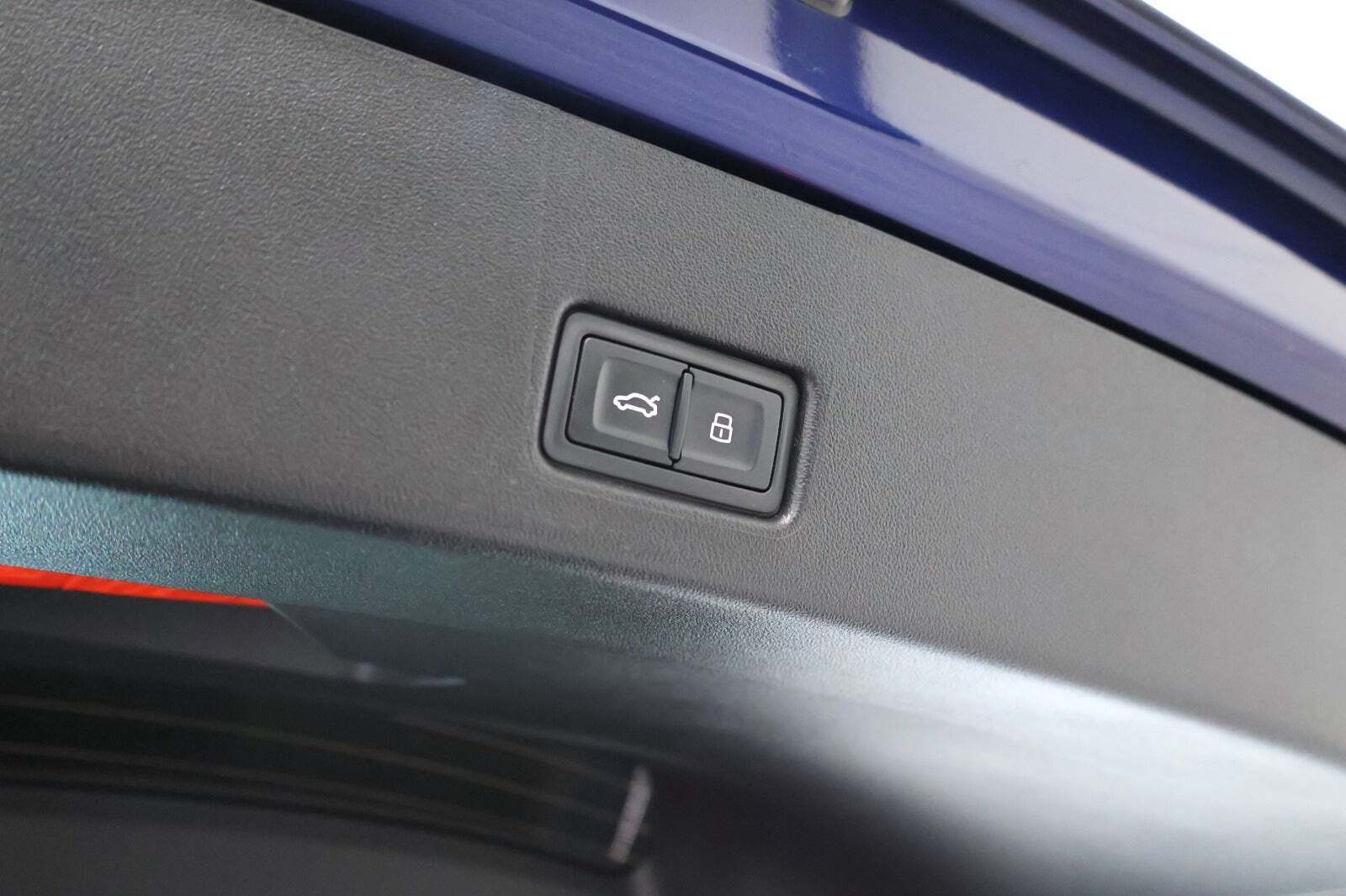 Blå Audi Q4 e-tron fra 2022