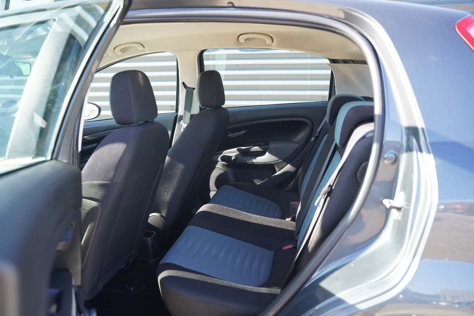 Grå Fiat Grande Punto fra 2009