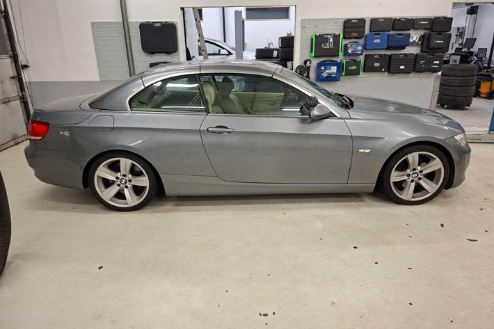 undefined BMW 325d fra 2009 set udefra