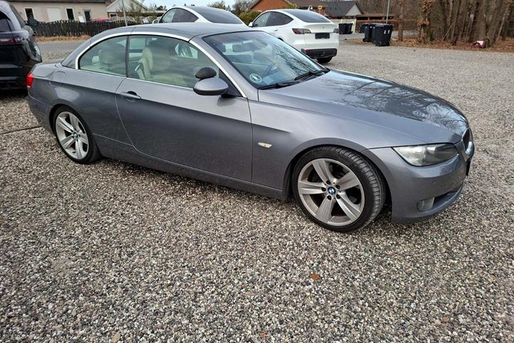 undefined BMW 325d fra 2009 set udefra