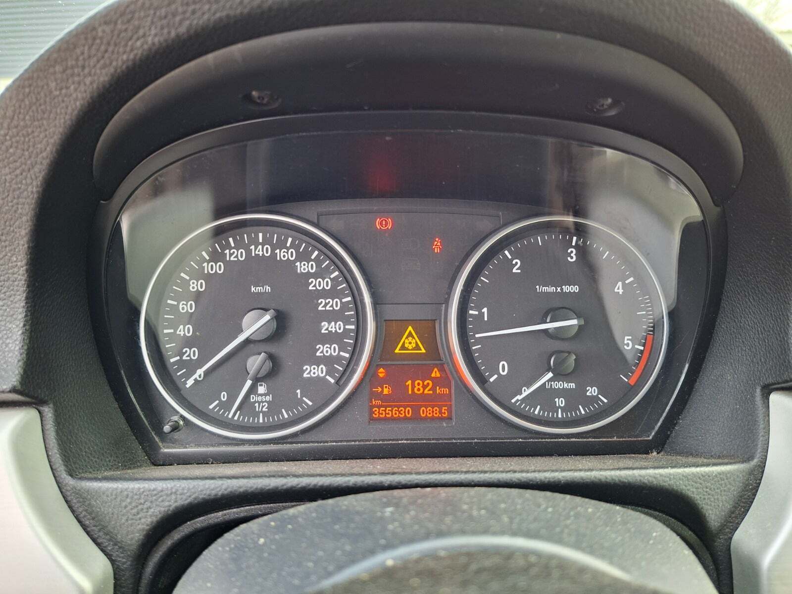 undefined BMW 325d fra 2009 set indefra