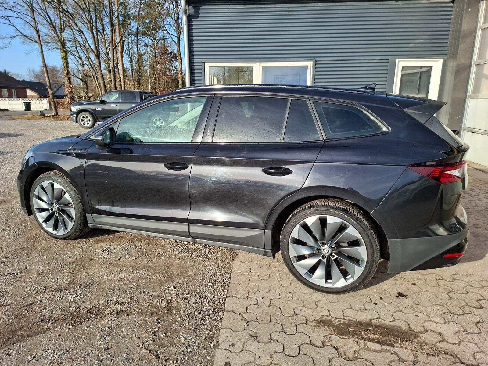 Sort Skoda Enyaq fra 2021