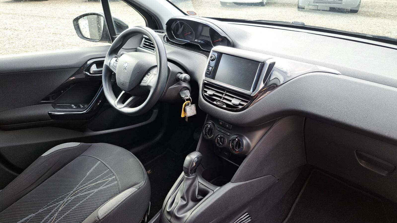 undefined Peugeot 208 fra 2014