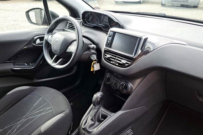 undefined Peugeot 208 fra 2014