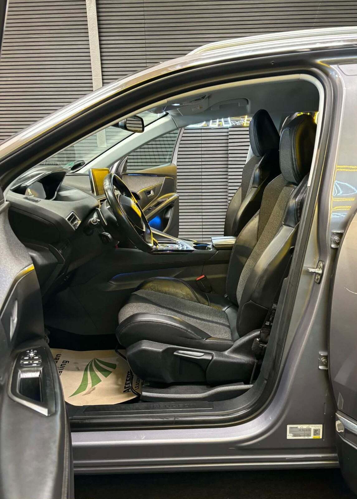 Peugeot 3008 1,2 e-THP 130 Active EAT6