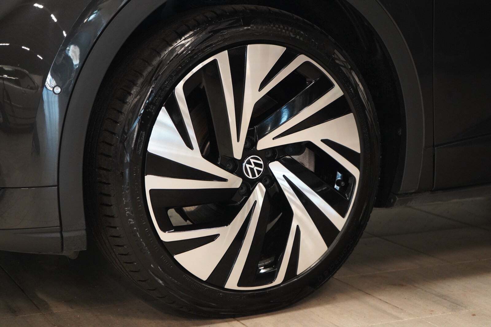 Grå VW ID.4 fra 2023