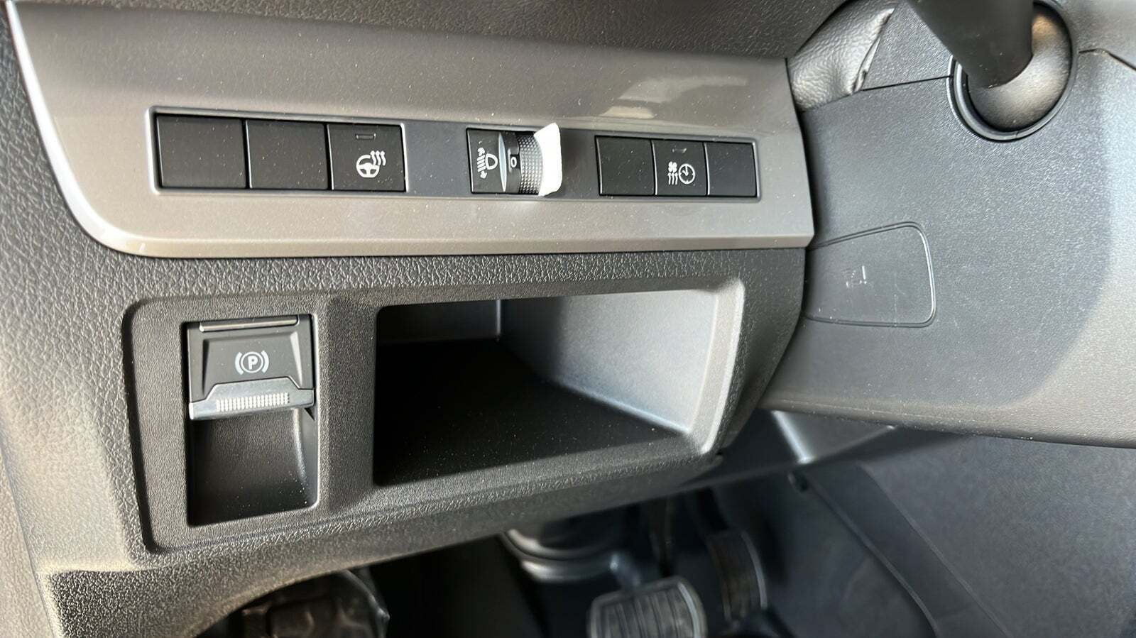 Hvid Peugeot Expert fra 2025