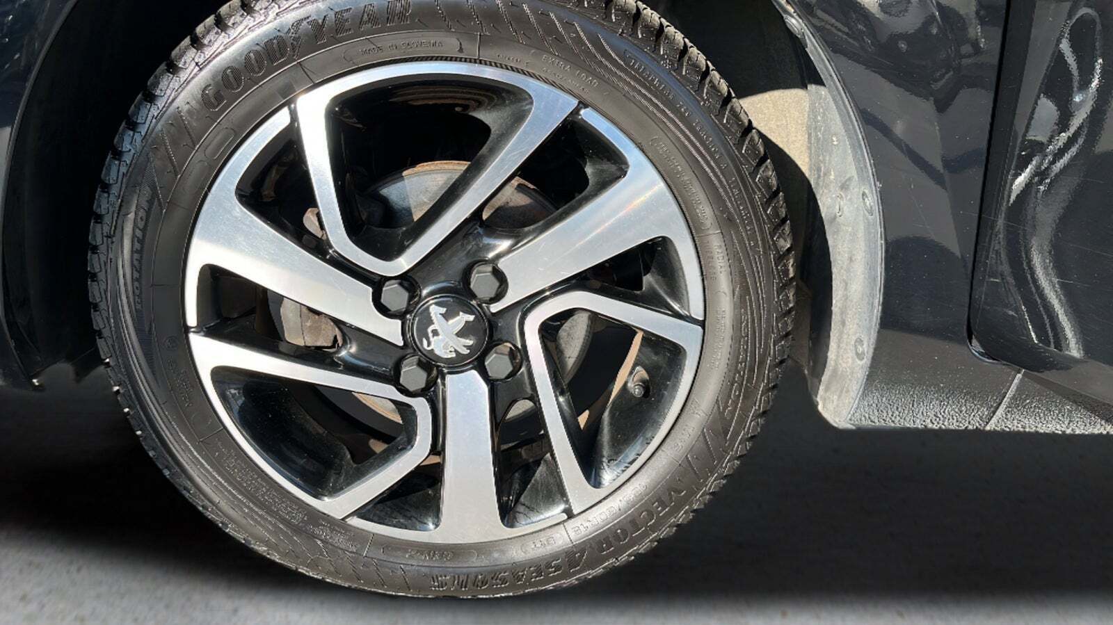 Sort Peugeot 108 fra 2020