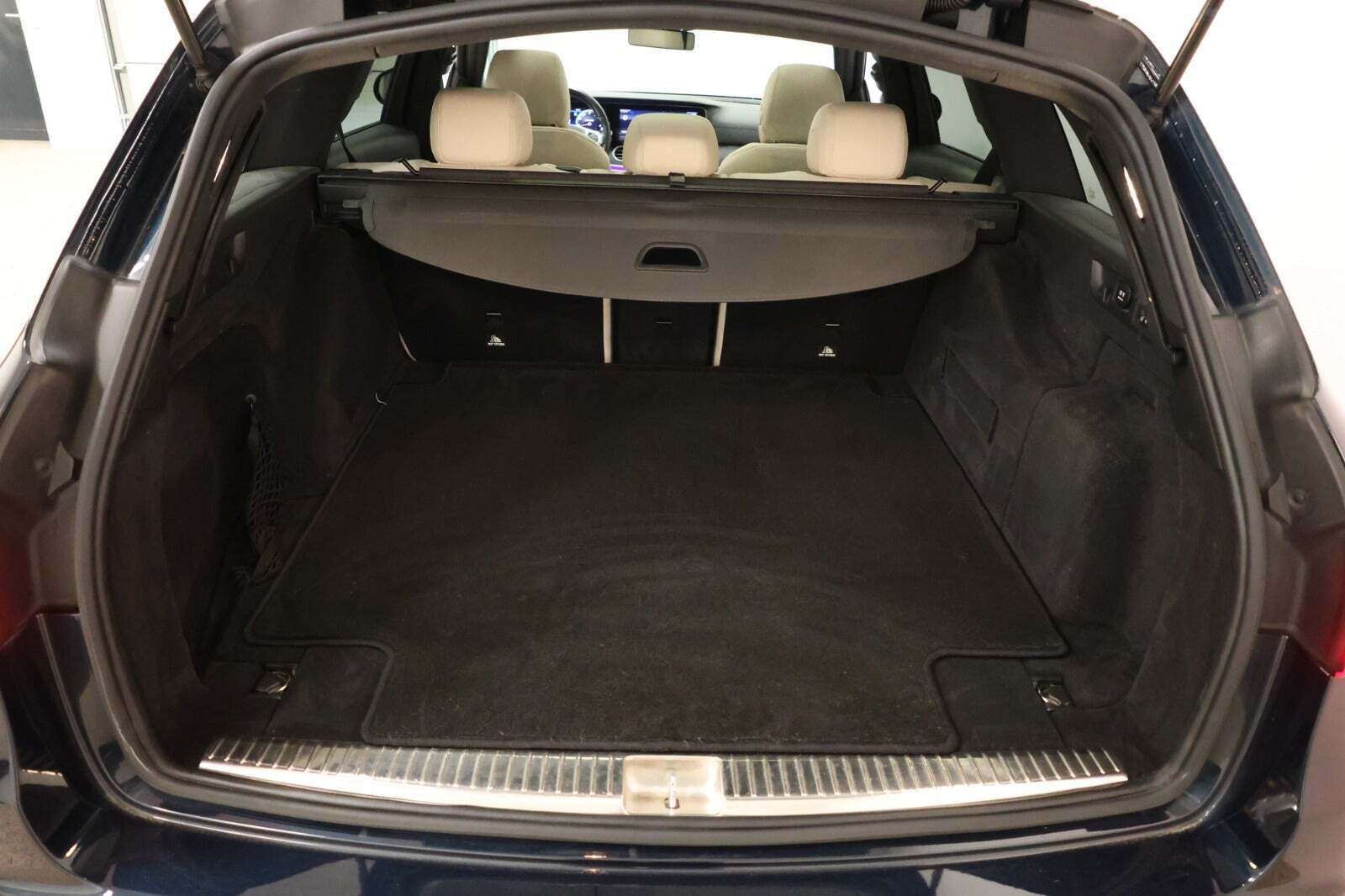 Grøn Mercedes E43 fra 2018