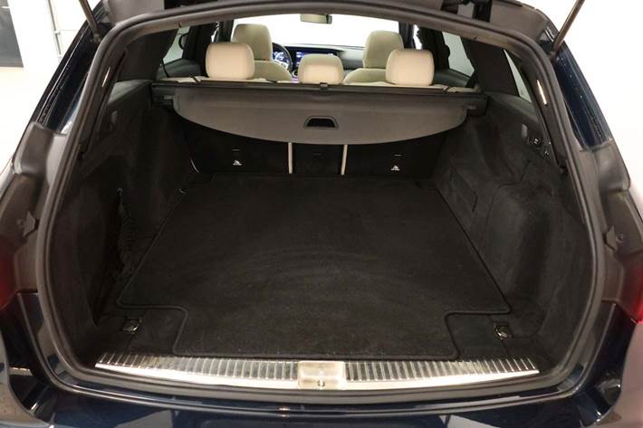 Grøn Mercedes E43 fra 2018