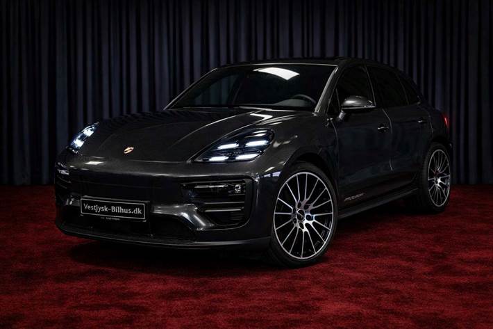 undefined Porsche Macan fra 2025 set udefra