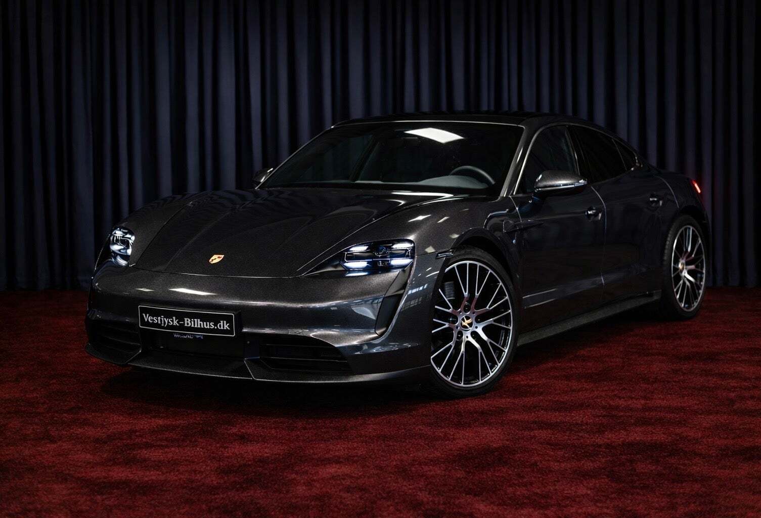 Porsche Taycan Performance+