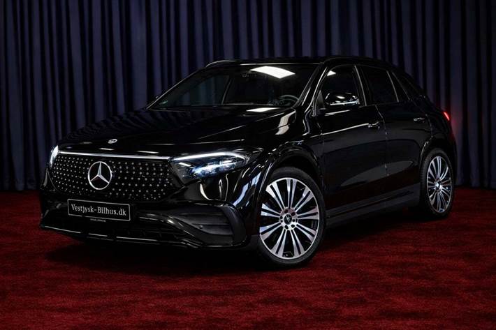 Sort Mercedes EQA250+ fra 2024 set udefra
