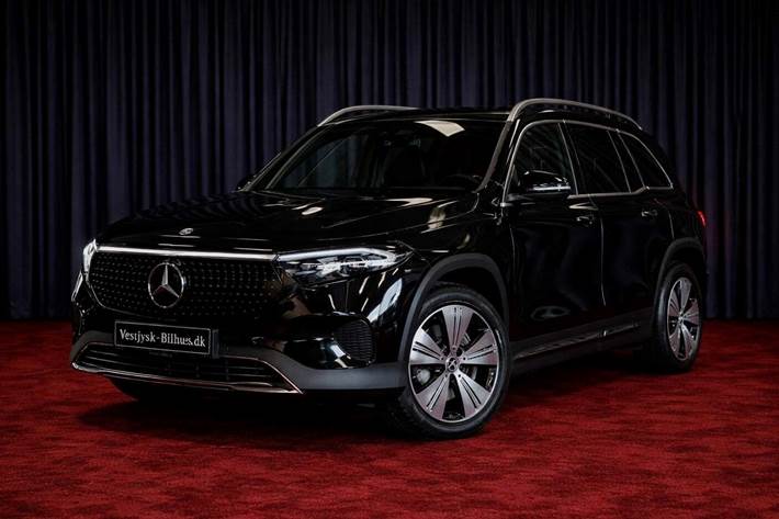 Sort Mercedes EQB250+ fra 2023 set udefra