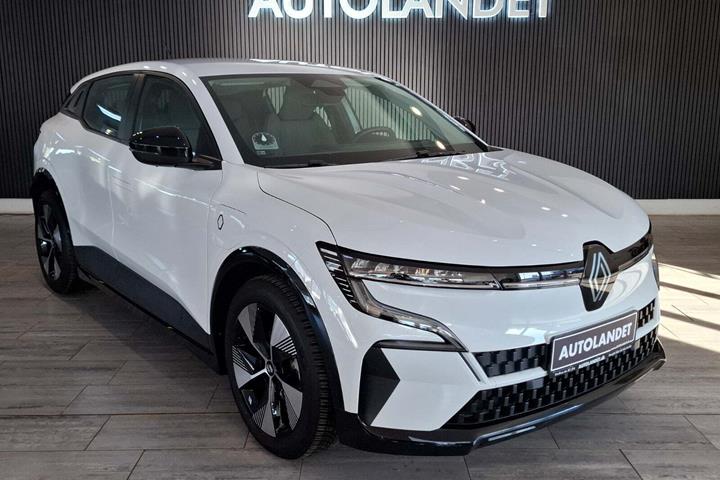 Hvid Renault Megane E-Tech fra 2022 set udefra