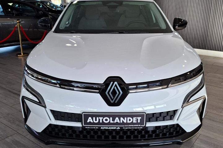 Hvid Renault Megane E-Tech fra 2022