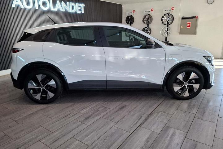 Hvid Renault Megane E-Tech fra 2022