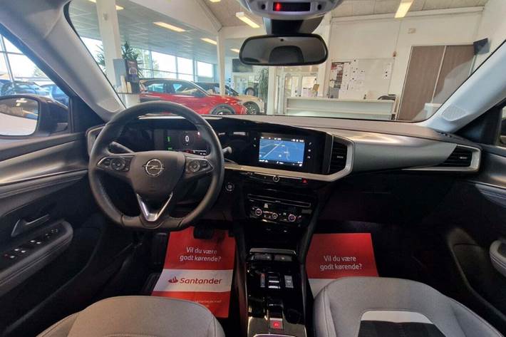 Hvid Opel Mokka-e fra 2023