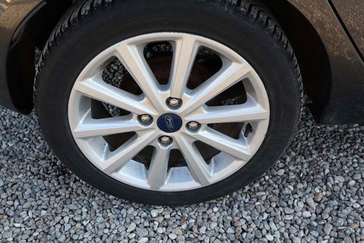 Grå Ford Fiesta fra 2015