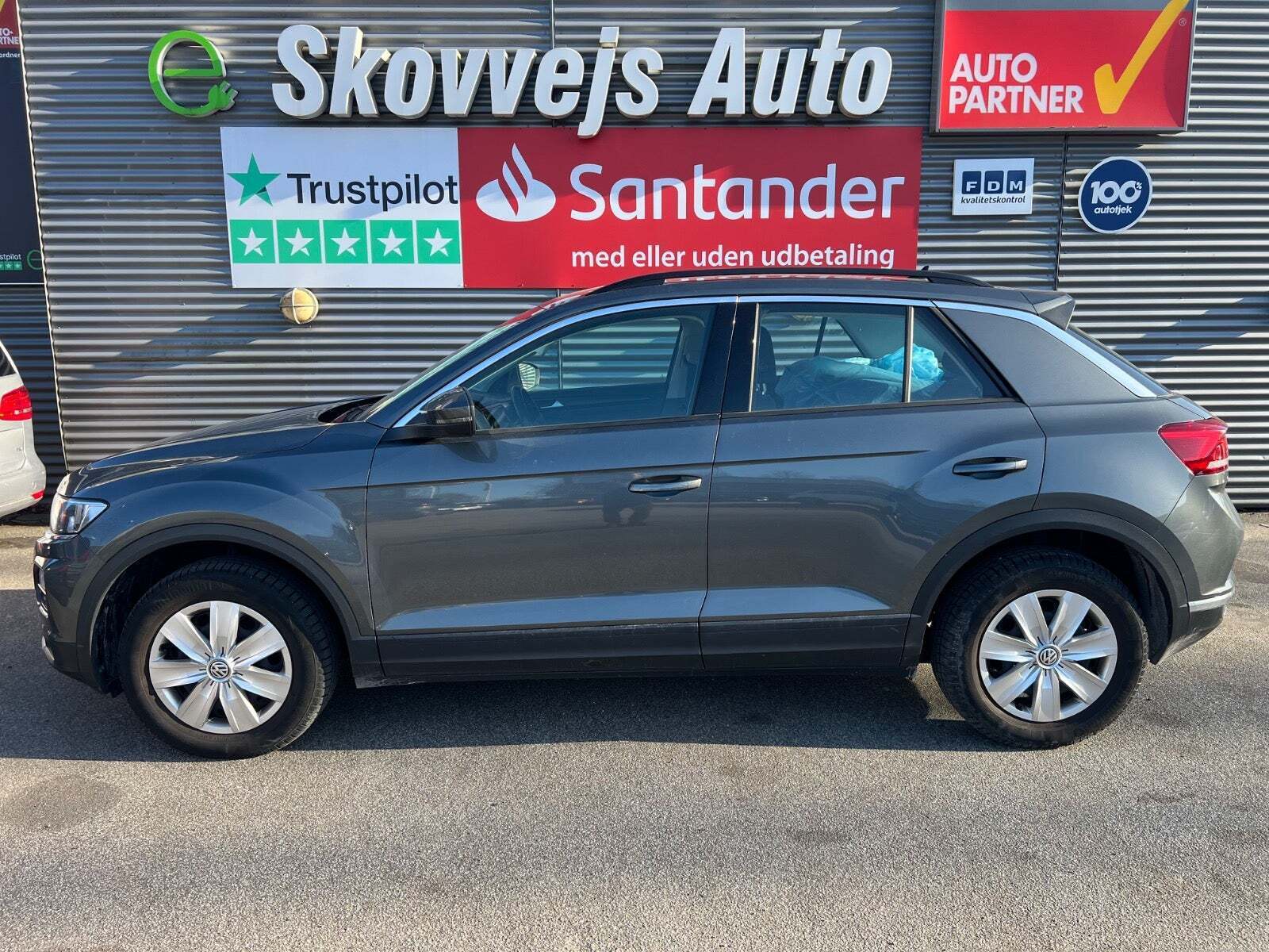 Grå VW T-Roc fra 2019