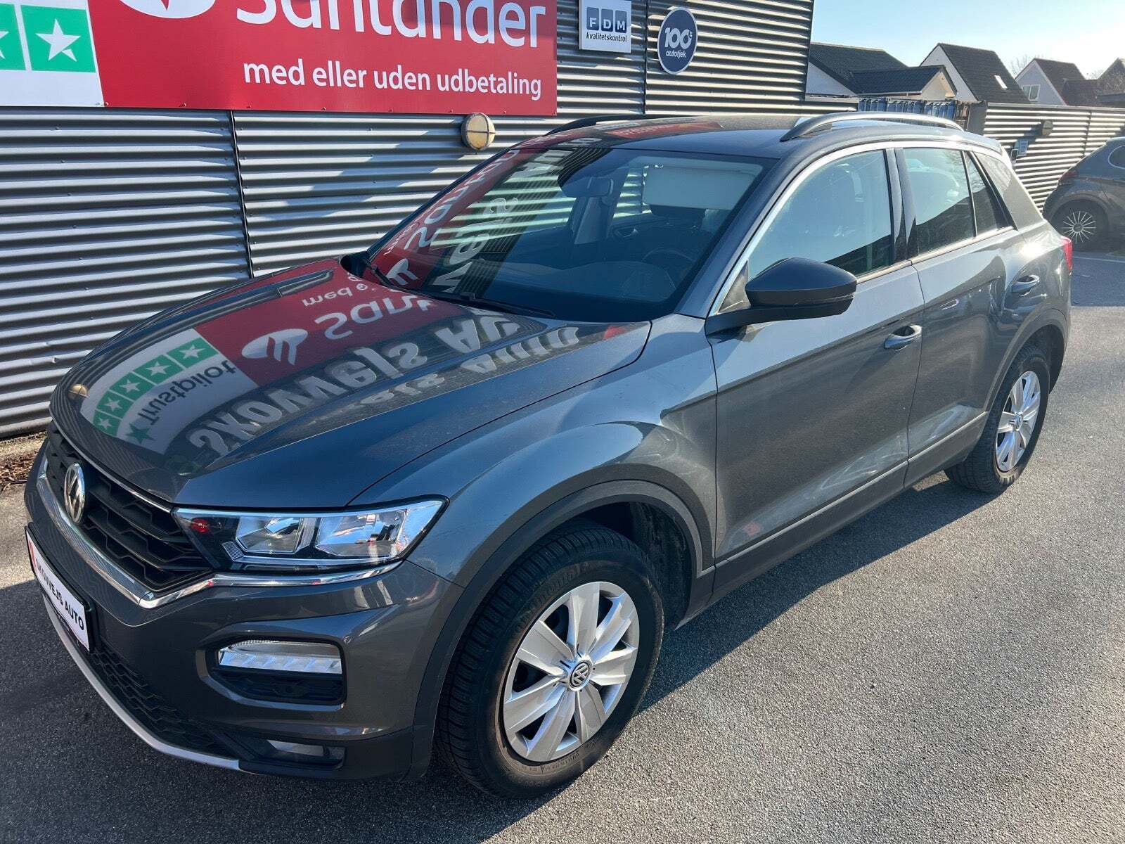 Grå VW T-Roc fra 2019