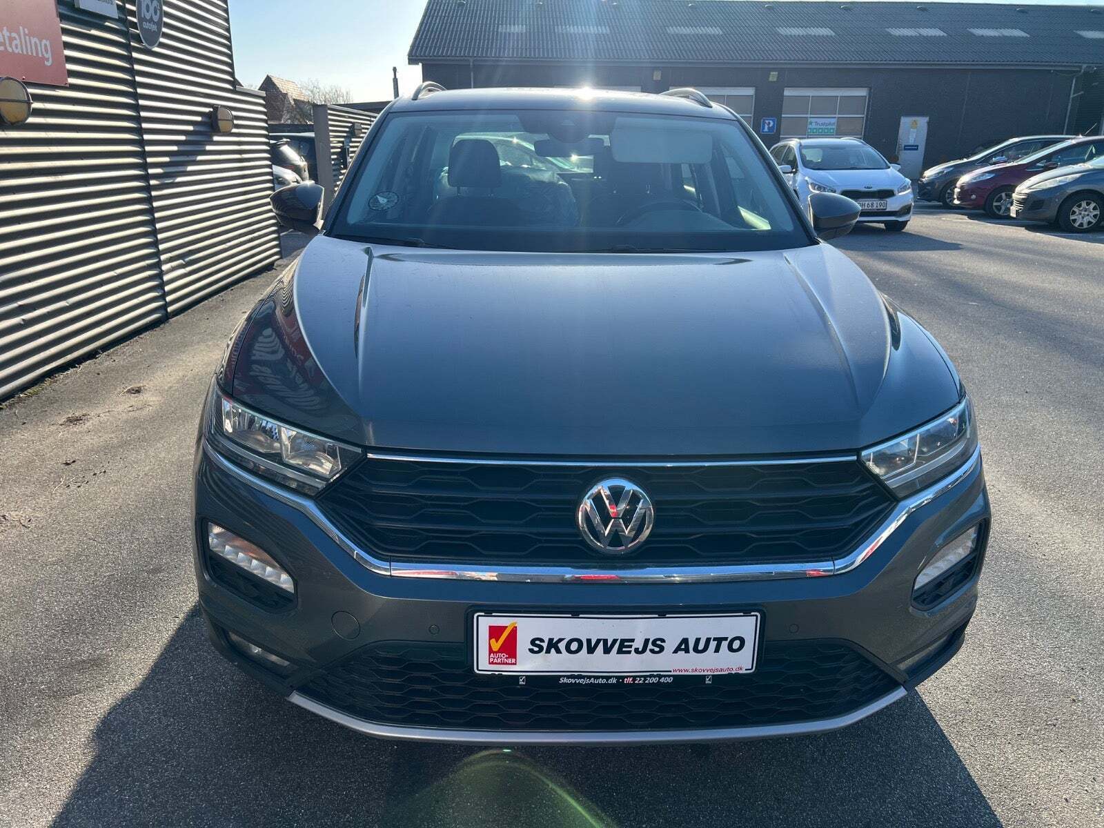Grå VW T-Roc fra 2019