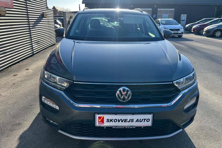 Grå VW T-Roc fra 2019