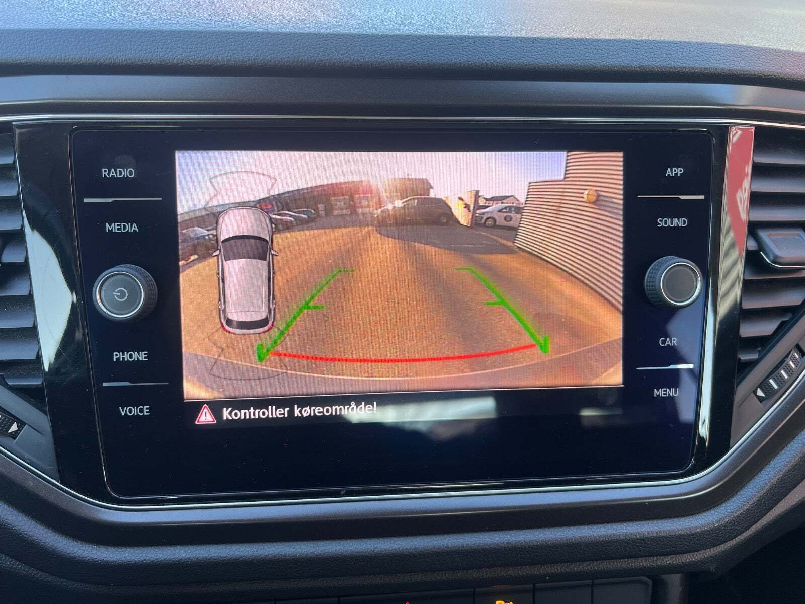 Grå VW T-Roc fra 2019