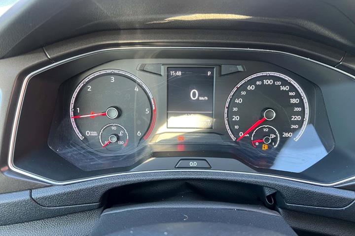 Grå VW T-Roc fra 2019